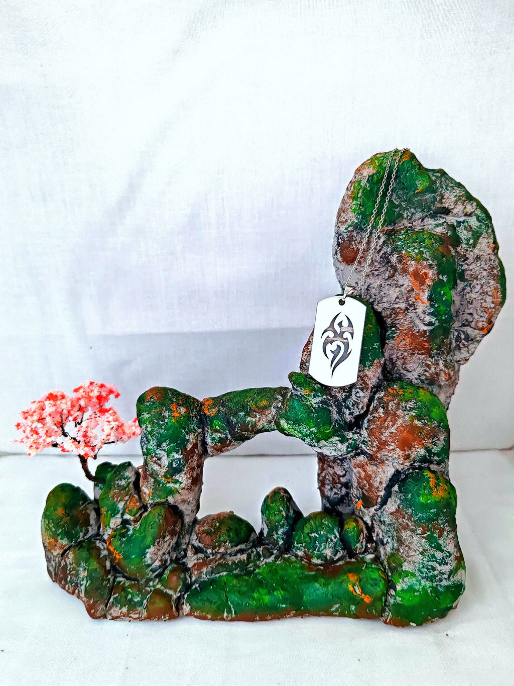 Collier plaque motif Tribal